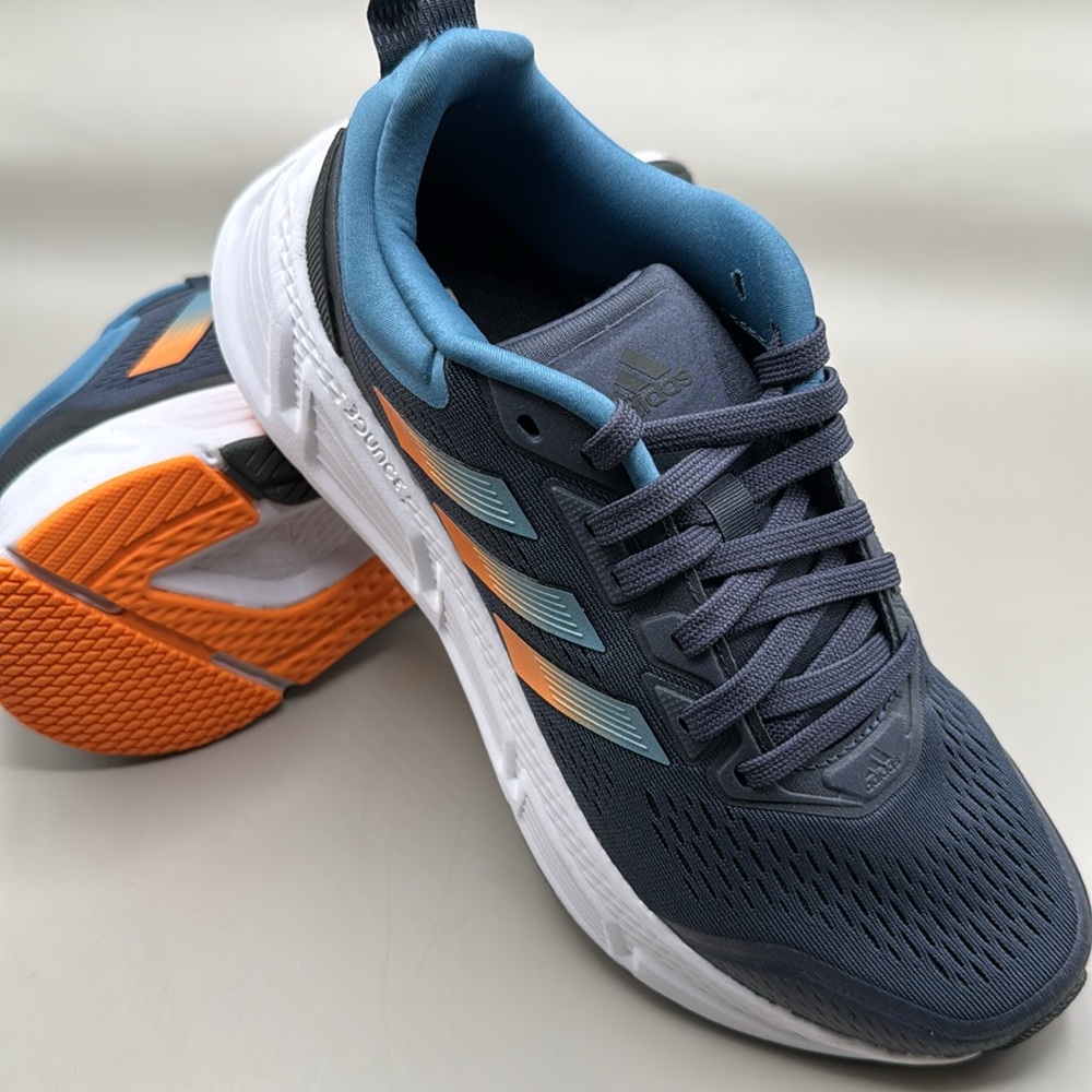 NWT! Adidas Quester Sneakers Men’s 7 Blue Orange